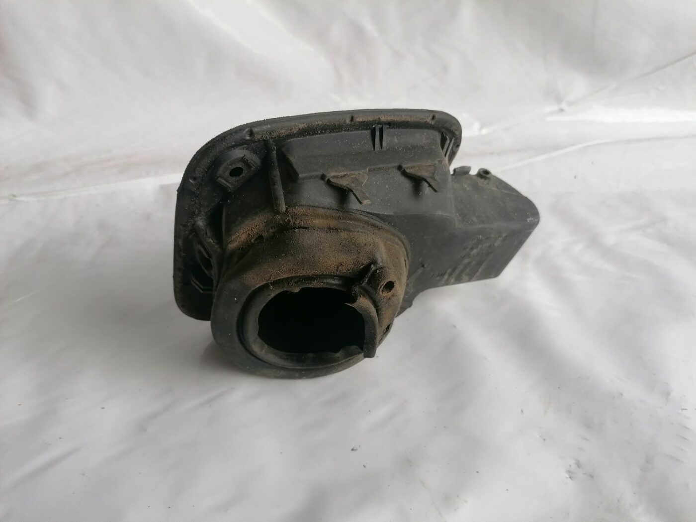 Degvielas tvertnes vāks priekš VW NEW BEETLE 2001 2 Degvielas tvertnes vāks priekš VW NEW BEETLE 2001