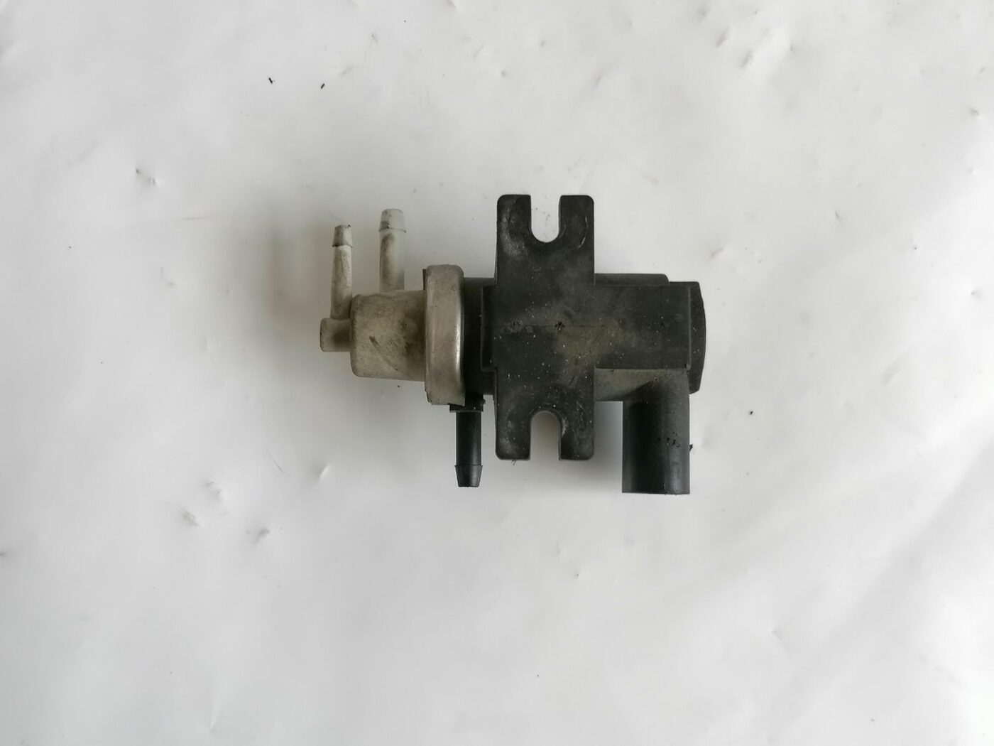 Solenoīda vakuuma vārsts priekš VOLVO V70 2000 4 Solenoīda vakuuma vārsts priekš VOLVO V70 2000