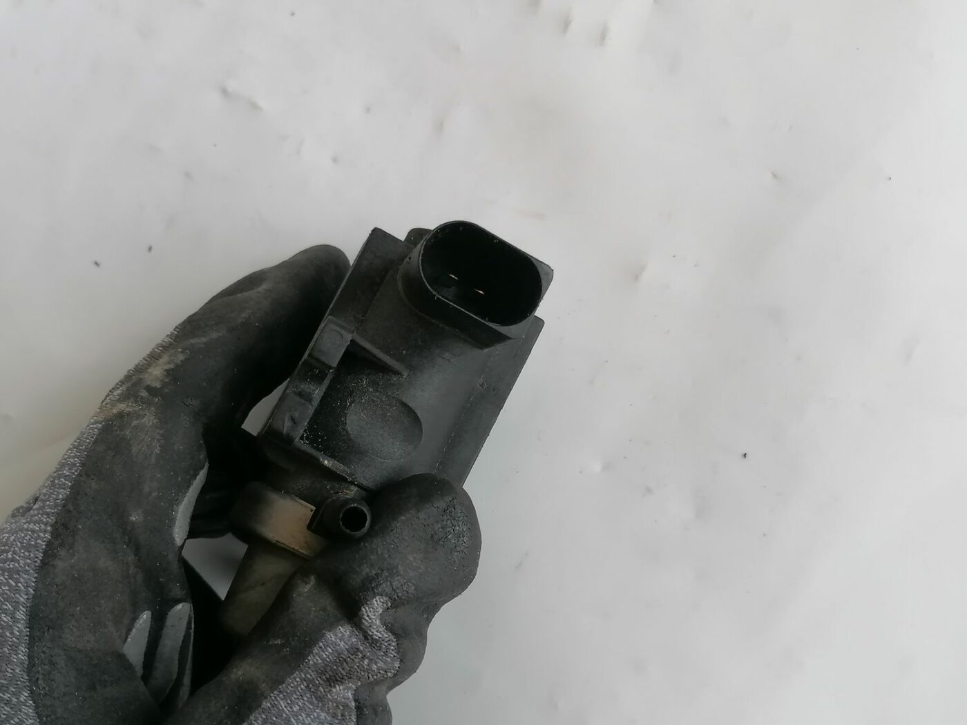 Solenoīda vakuuma vārsts priekš VOLVO V70 2000 3 Solenoīda vakuuma vārsts priekš VOLVO V70 2000