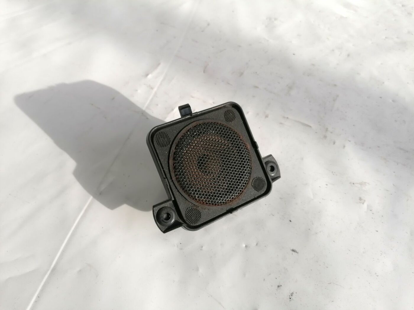 Durvju skaļrunis, augšā priekš VOLVO V70 2000 1 Durvju skaļrunis, augšā priekš VOLVO V70 2000