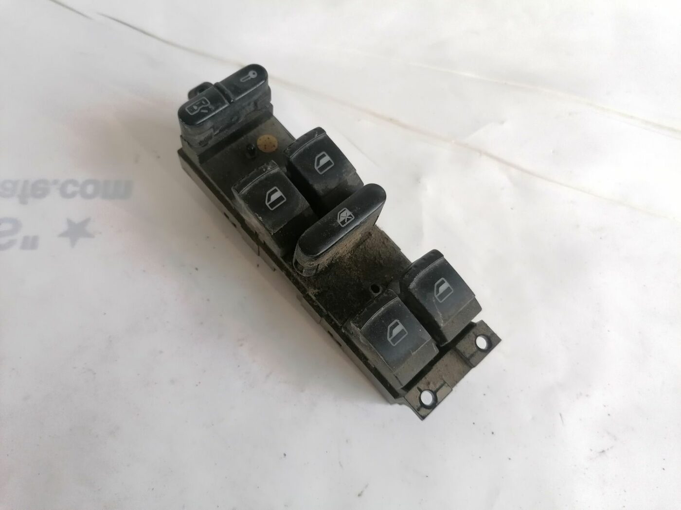 Šofera durvju slēdža pogas priekš VW PASSAT 2003 UNIVERSAL BLUE 2 Šofera durvju slēdža pogas priekš VW PASSAT 2003 UNIVERSAL BLUE