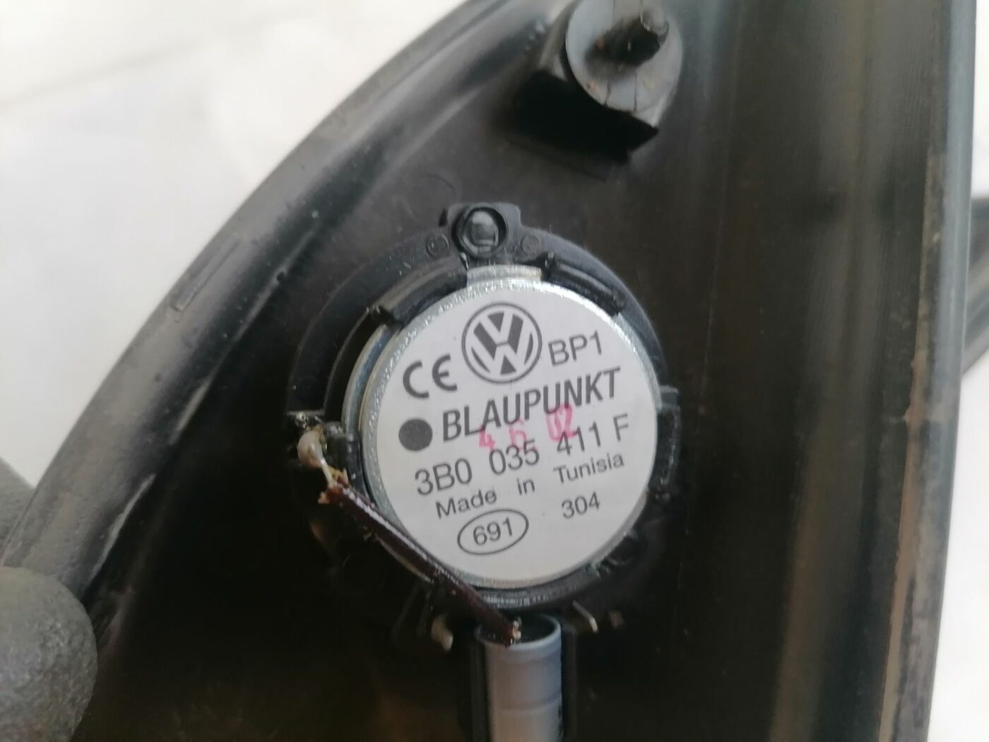 Durvju spoguļa apdares uzlika salonā (ar skaļruni) priekš VW PASSAT 2003 UNIVERSAL BLUE 3 Durvju spoguļa apdares uzlika salonā (ar skaļruni) priekš VW PASSAT 2003 UNIVERSAL BLUE