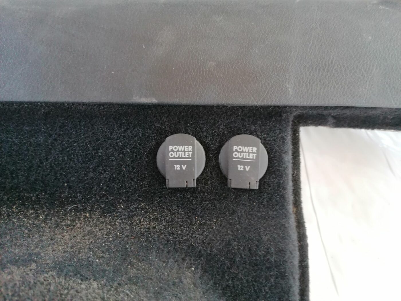 Bagāžnieka nodalījuma sānu apdare priekš VW PASSAT 2003 UNIVERSAL BLUE 2 Bagāžnieka nodalījuma sānu apdare priekš VW PASSAT 2003 UNIVERSAL BLUE