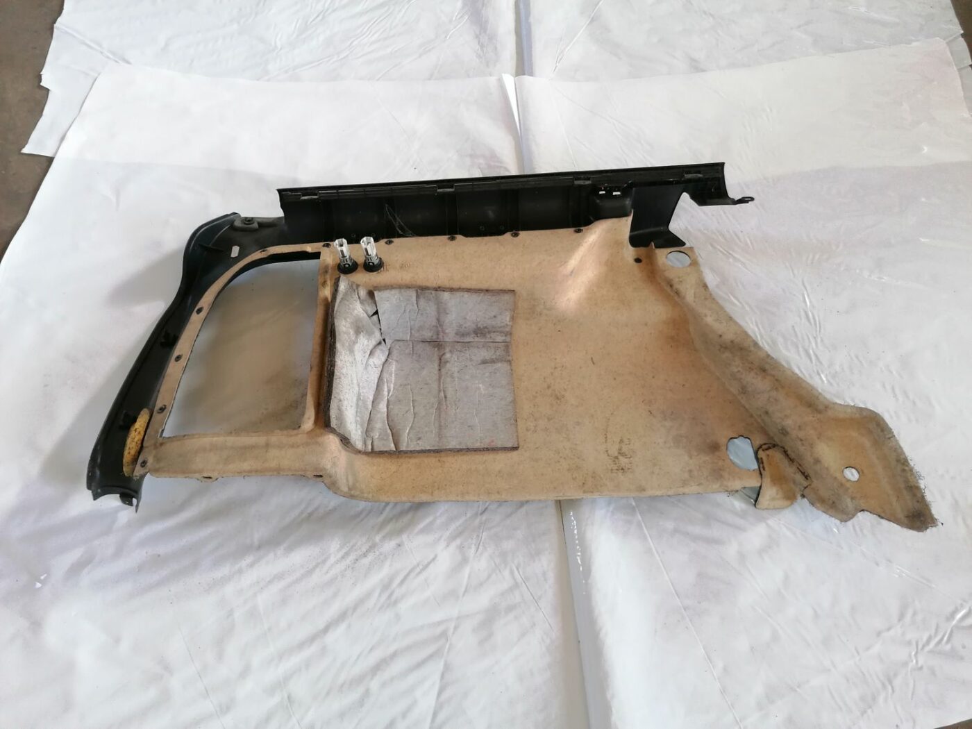 Bagāžnieka nodalījuma sānu apdare priekš VW PASSAT 2003 UNIVERSAL BLUE 5 Bagāžnieka nodalījuma sānu apdare priekš VW PASSAT 2003 UNIVERSAL BLUE