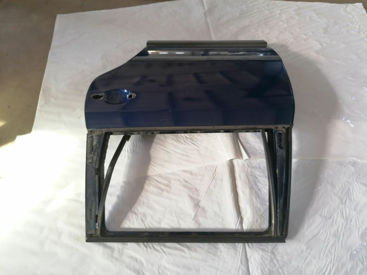 Aizmugurējās kreisās durvis priekš VW PASSAT 2003 UNIVERSAL BLUE 8 Aizmugurējās kreisās durvis priekš VW PASSAT 2003 UNIVERSAL BLUE