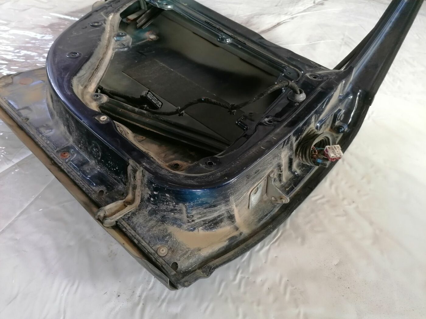 Aizmugurējās kreisās durvis priekš VW PASSAT 2003 UNIVERSAL BLUE 5 Aizmugurējās kreisās durvis priekš VW PASSAT 2003 UNIVERSAL BLUE