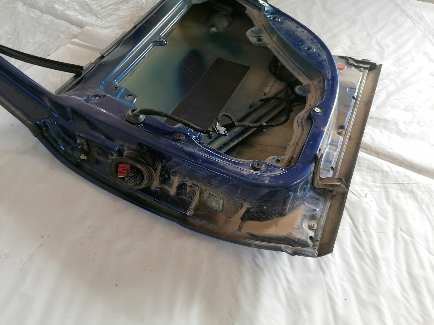 Aizmugurējās labās durvis priekš VW PASSAT 2003 UNIVERSAL BLUE 3 Aizmugurējās labās durvis priekš VW PASSAT 2003 UNIVERSAL BLUE