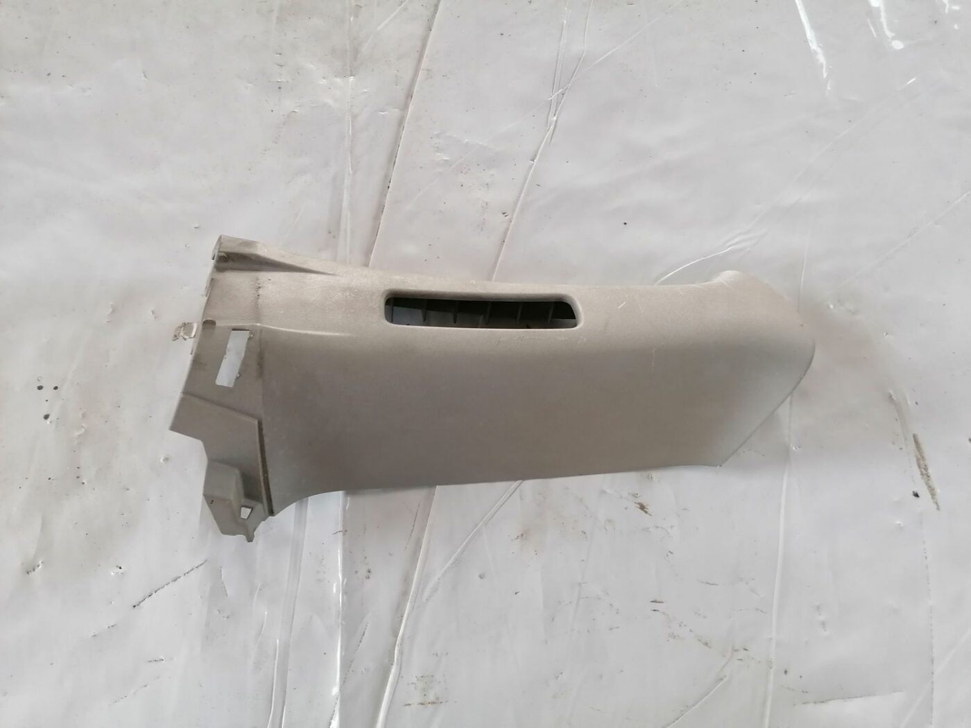 Vidējas salona statnes apdare priekš HONDA CIVIC 2004 1 Vidējas salona statnes apdare priekš HONDA CIVIC 2004