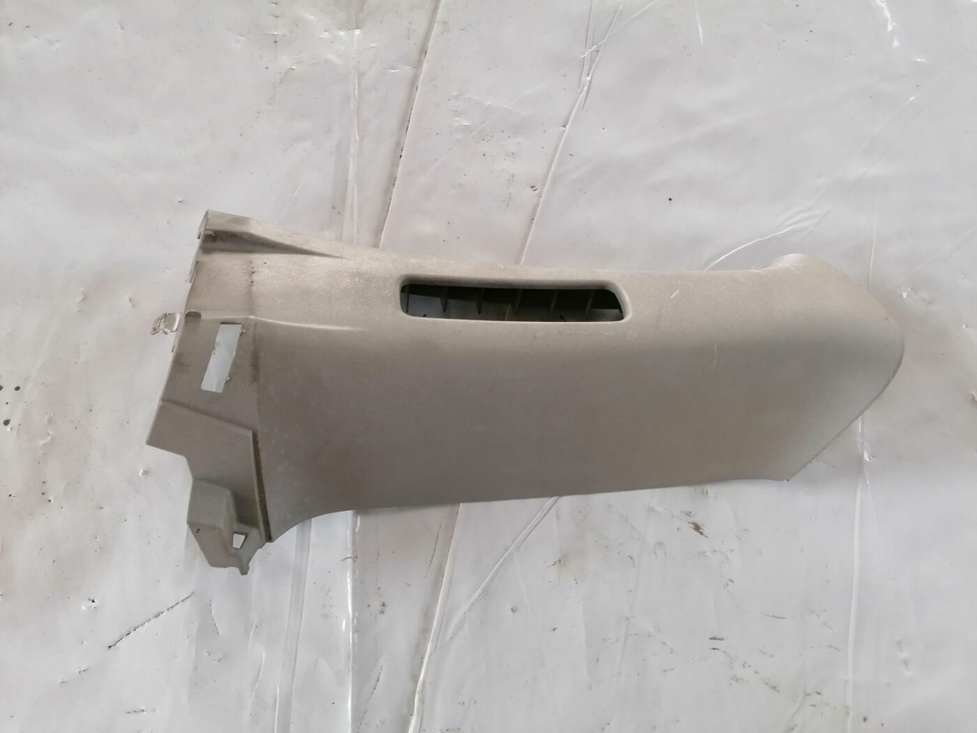 Vidējas salona statnes apdare priekš HONDA CIVIC 2004 2 Vidējas salona statnes apdare priekš HONDA CIVIC 2004