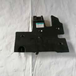 Mērinstrumentu paneļa apakšēja apdare priekš HONDA CIVIC 2004