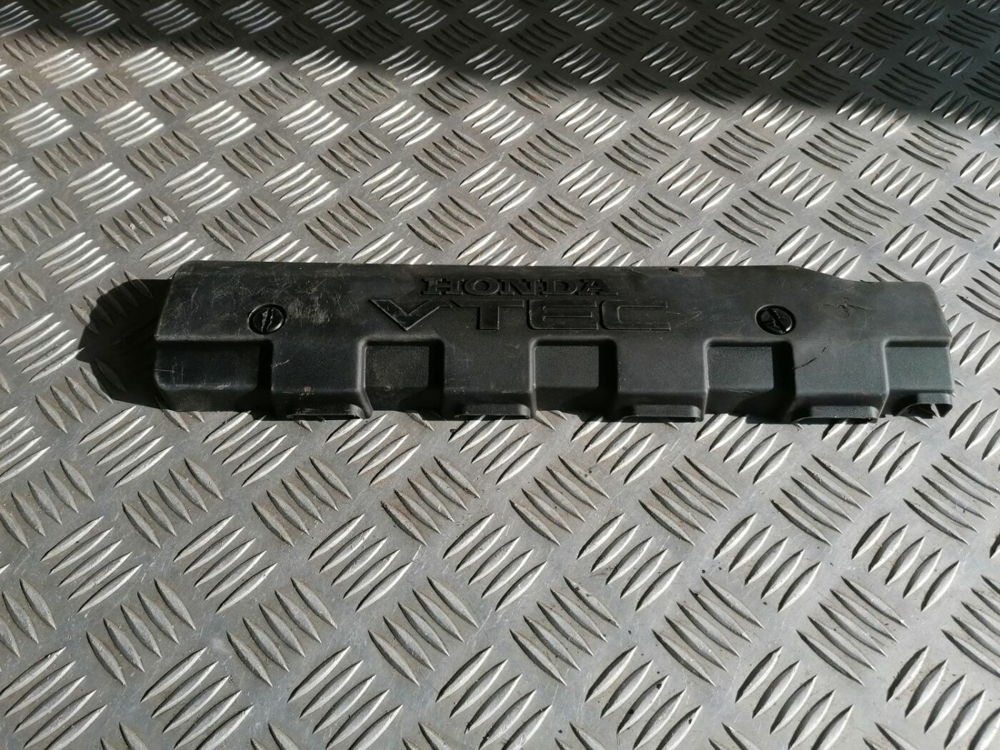 Dzinēja dekoratīva vāka daļa priekš HONDA CIVIC 2004 2 Dzinēja dekoratīva vāka daļa priekš HONDA CIVIC 2004