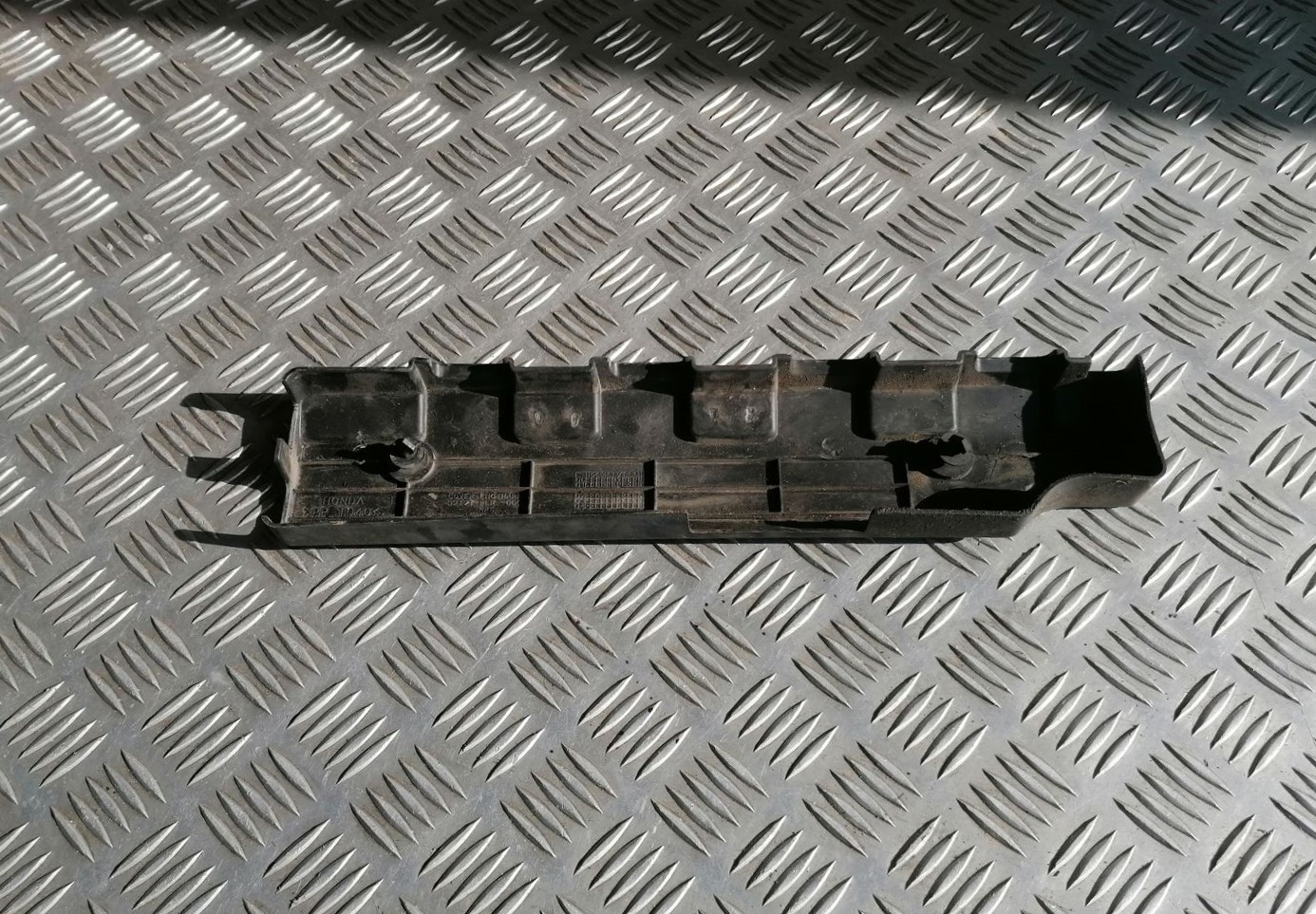 Dzinēja dekoratīva vāka daļa priekš HONDA CIVIC 2004 6 Dzinēja dekoratīva vāka daļa priekš HONDA CIVIC 2004