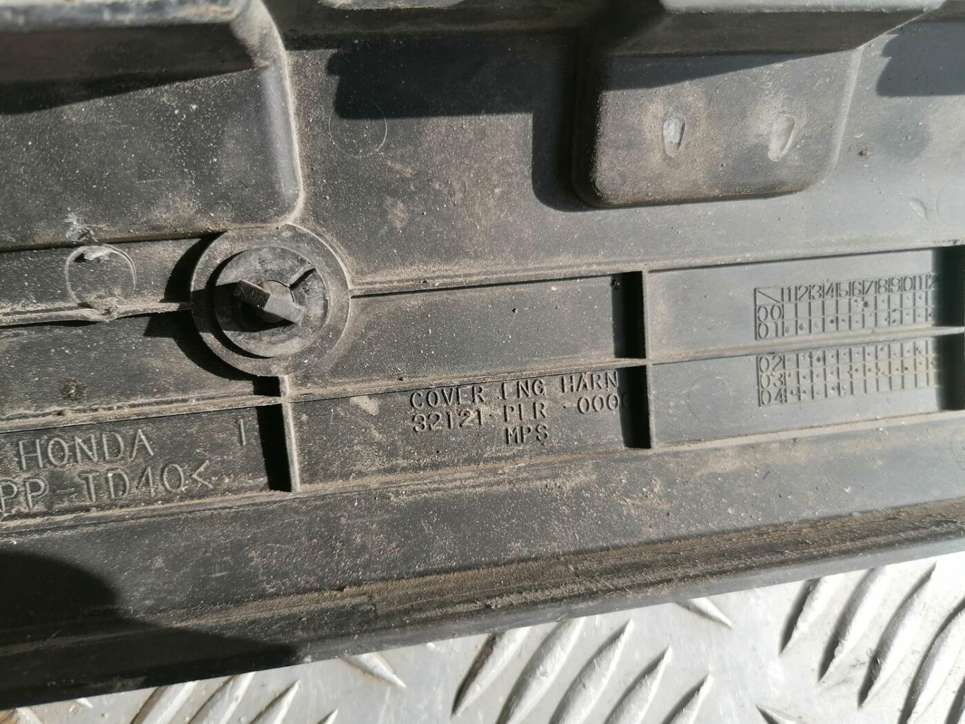 Dzinēja dekoratīva vāka daļa priekš HONDA CIVIC 2004 5 Dzinēja dekoratīva vāka daļa priekš HONDA CIVIC 2004