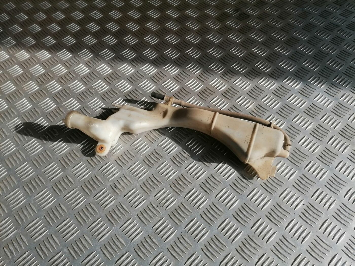 Dzesēšanas šķidruma tvertne priekš HONDA CIVIC 2004 1 Dzesēšanas šķidruma tvertne priekš HONDA CIVIC 2004