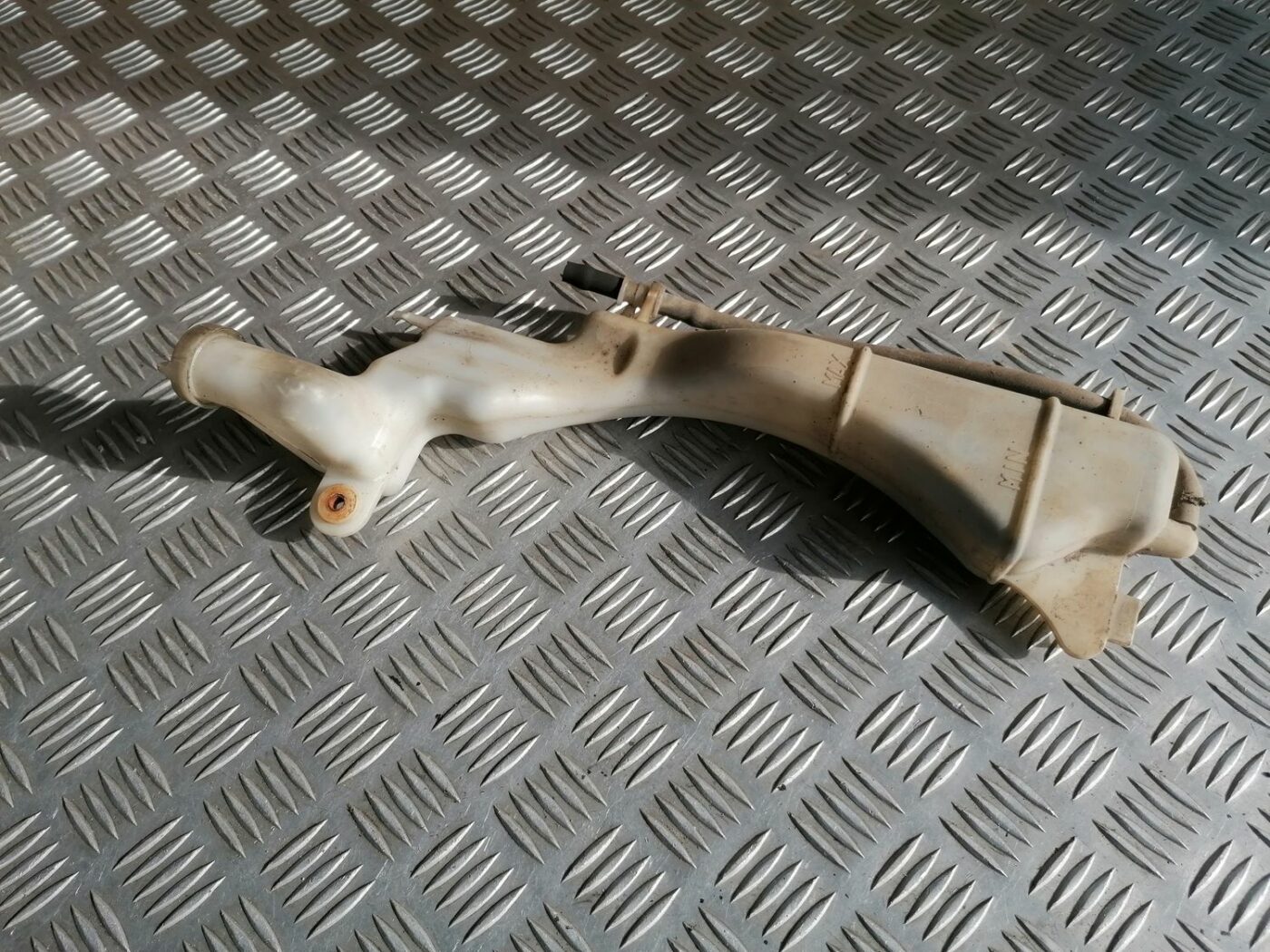 Dzesēšanas šķidruma tvertne priekš HONDA CIVIC 2004 2 Dzesēšanas šķidruma tvertne priekš HONDA CIVIC 2004