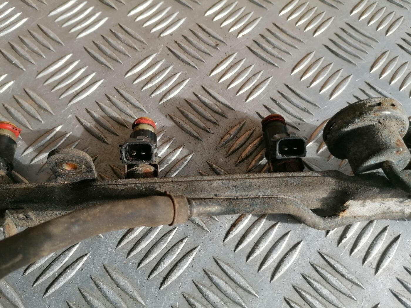 Degvielas sadales caurule priekš HONDA CIVIC 2004 4 Degvielas sadales caurule priekš HONDA CIVIC 2004