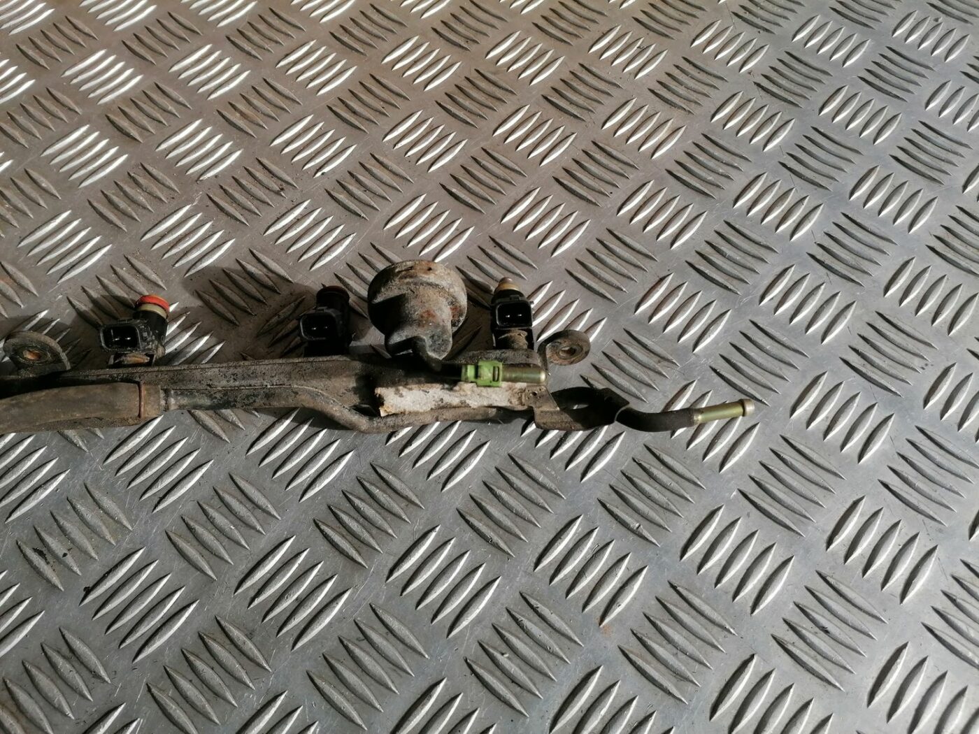 Degvielas sadales caurule priekš HONDA CIVIC 2004 3 Degvielas sadales caurule priekš HONDA CIVIC 2004