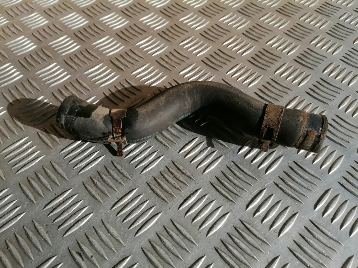 Dzesēšanas caurule priekš HONDA CIVIC 2004 2 Dzesēšanas caurule priekš HONDA CIVIC 2004