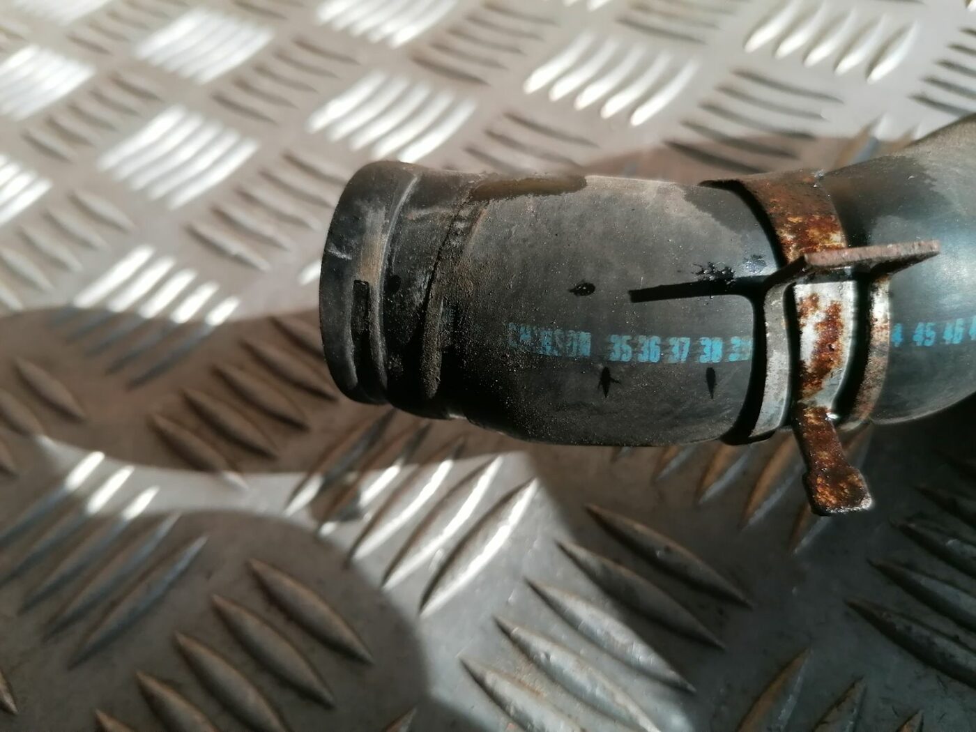 Dzesēšanas caurule priekš HONDA CIVIC 2004 3 Dzesēšanas caurule priekš HONDA CIVIC 2004