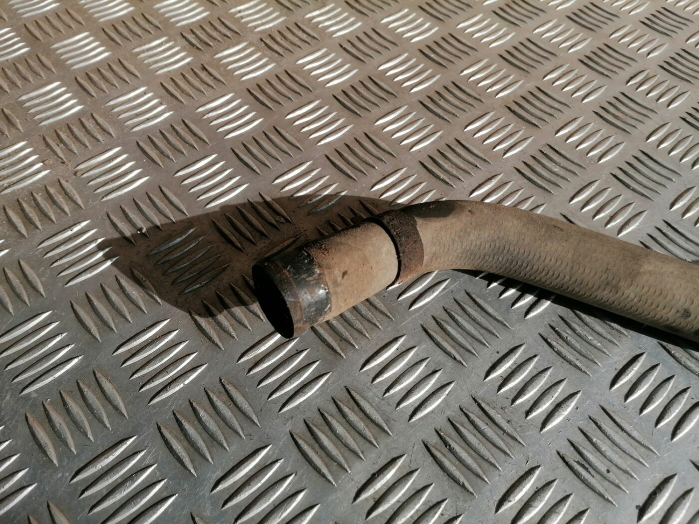 Dzesēšanas caurule priekš HONDA CIVIC 2004 3 Dzesēšanas caurule priekš HONDA CIVIC 2004