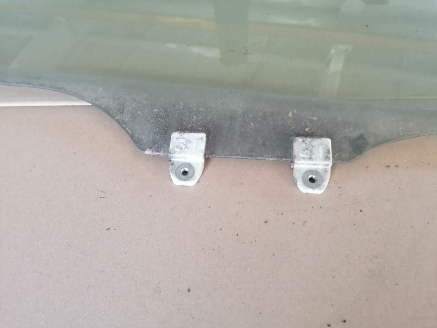 Aizmugurējo labo durvju stikls priekš HONDA ACCORD 2003 SILVER 2 Aizmugurējo labo durvju stikls priekš HONDA ACCORD 2003 SILVER