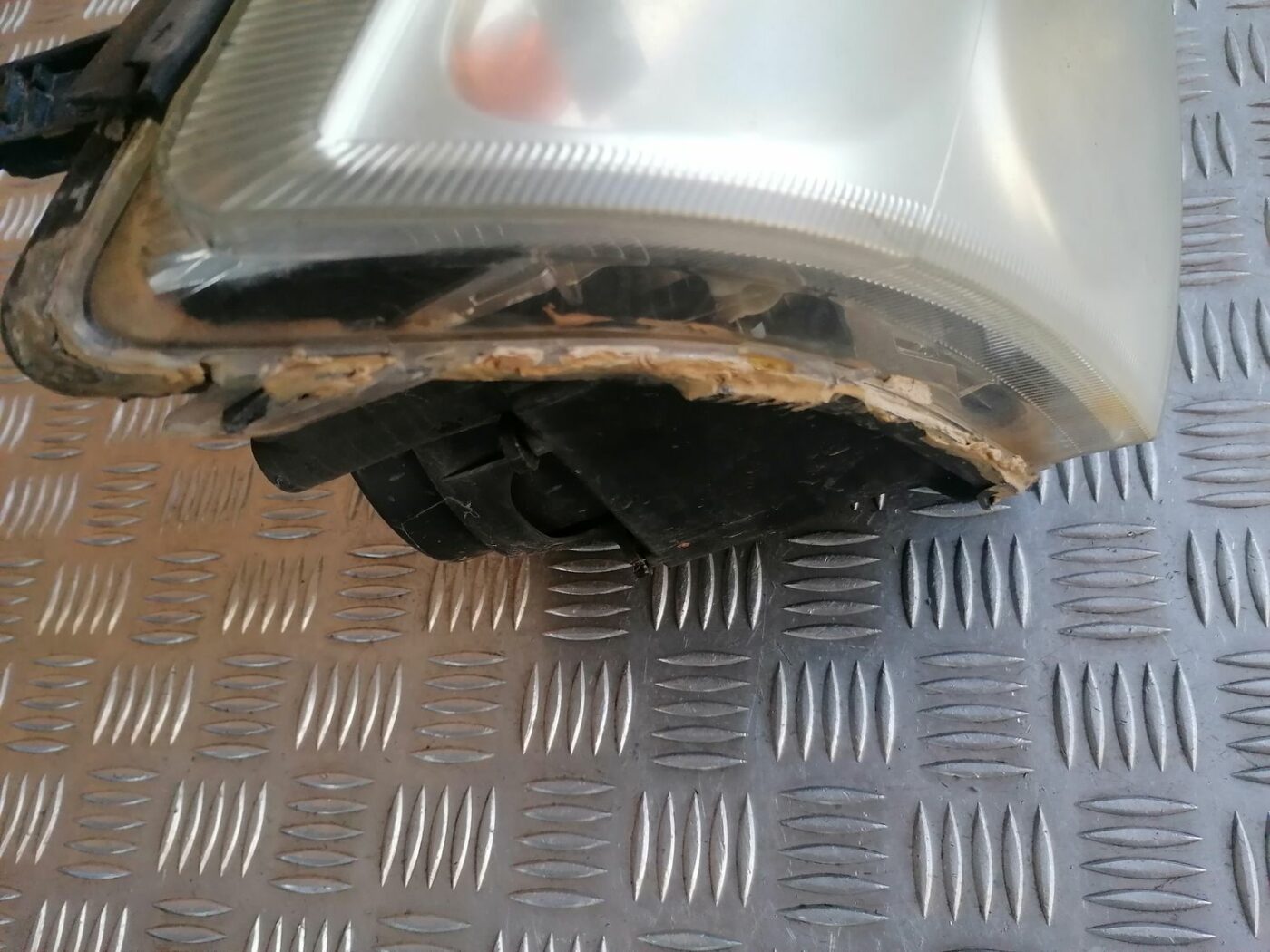 Priekšējais labais lukturis priekš OPEL VECTRA C 2002 7 Priekšējais labais lukturis priekš OPEL VECTRA C 2002