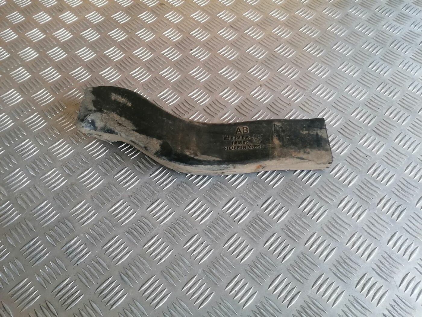 Gaisa vads priekš OPEL VECTRA C 2002 1 Gaisa vads priekš OPEL VECTRA C 2002