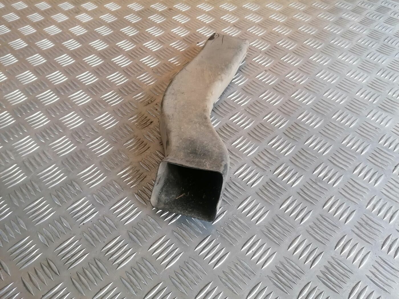 Gaisa vads priekš OPEL VECTRA C 2002 3 Gaisa vads priekš OPEL VECTRA C 2002