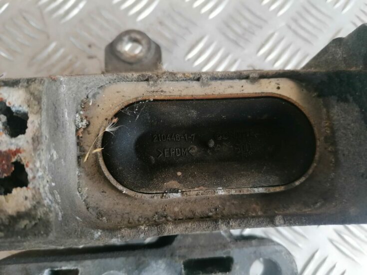 Dzinēja spilvens priekš OPEL VECTRA C 2002