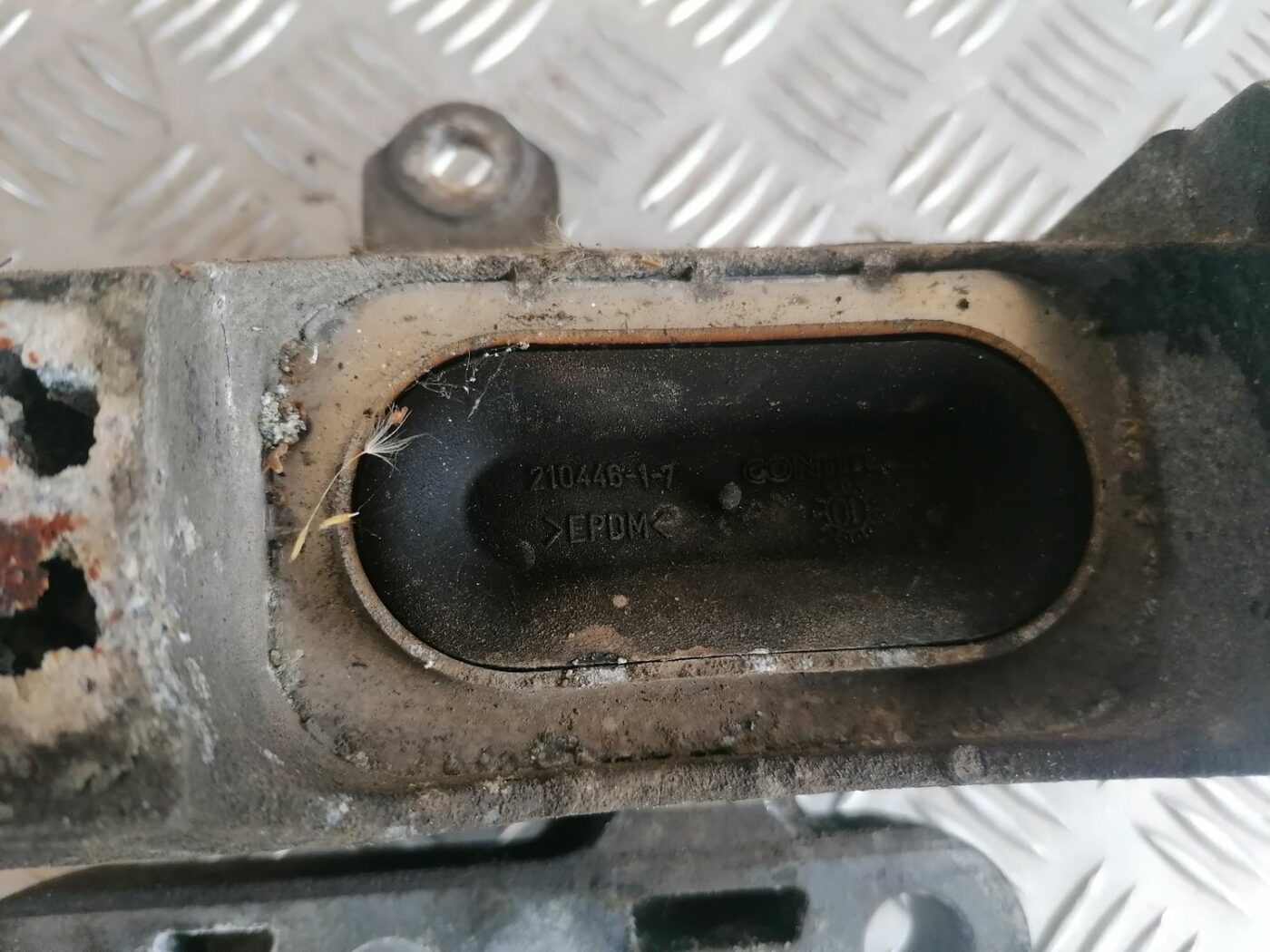 Dzinēja spilvens priekš OPEL VECTRA C 2002 4 Dzinēja spilvens priekš OPEL VECTRA C 2002