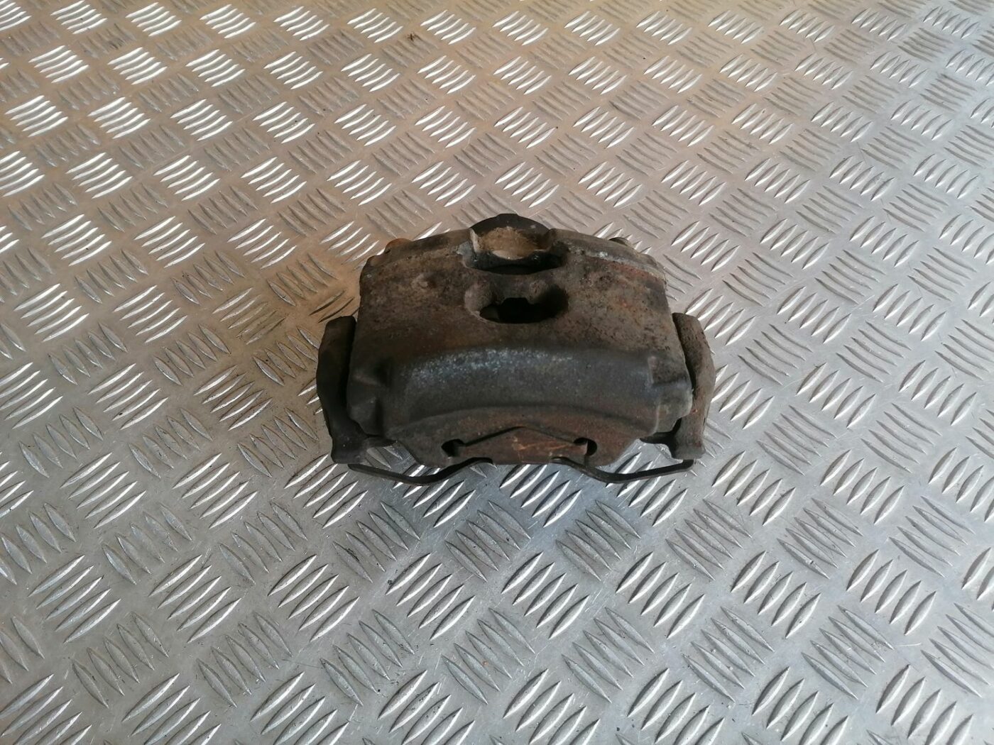 Priekšējais labais suports priekš OPEL VECTRA C 2002 1 Priekšējais labais suports priekš OPEL VECTRA C 2002