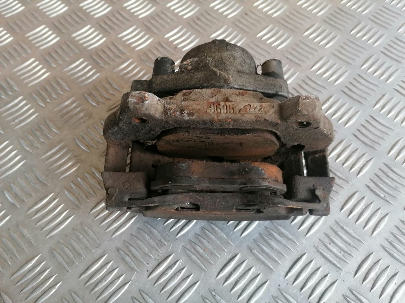 Priekšējais labais suports priekš OPEL VECTRA C 2002 3 Priekšējais labais suports priekš OPEL VECTRA C 2002