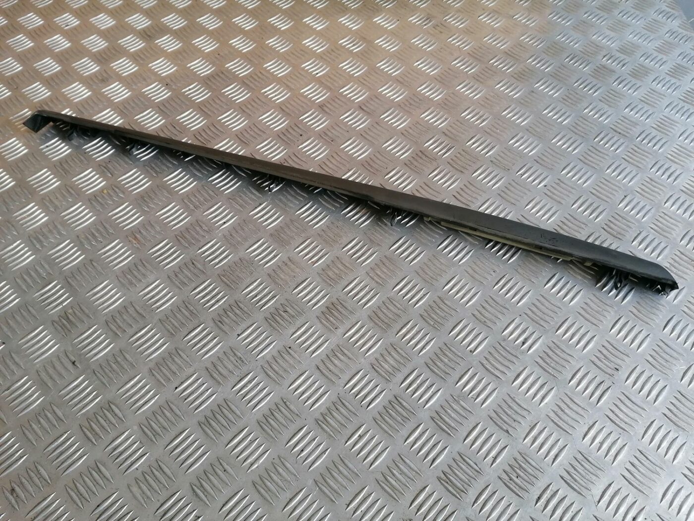 Mērinstrumentu paneļa dekoratīvā uzlika priekš OPEL VECTRA C 2002 1 Mērinstrumentu paneļa dekoratīvā uzlika priekš OPEL VECTRA C 2002