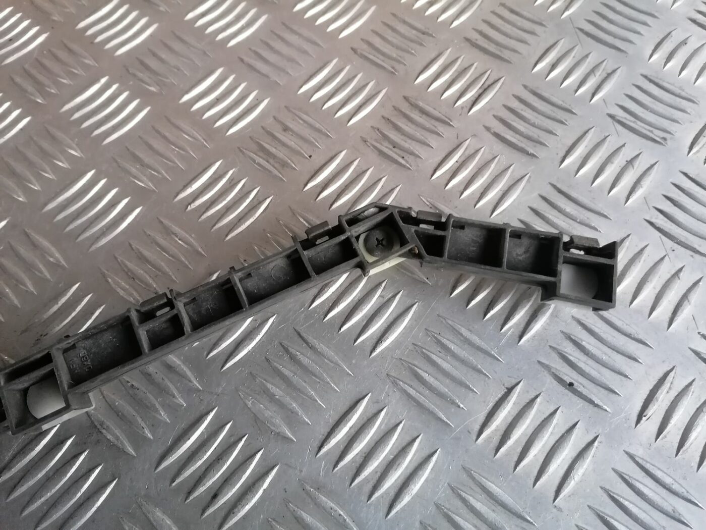 Aizmugurējā spārna un bufera stiprinājums priekš HONDA ACCORD 2008 2 Aizmugurējā spārna un bufera stiprinājums priekš HONDA ACCORD 2008