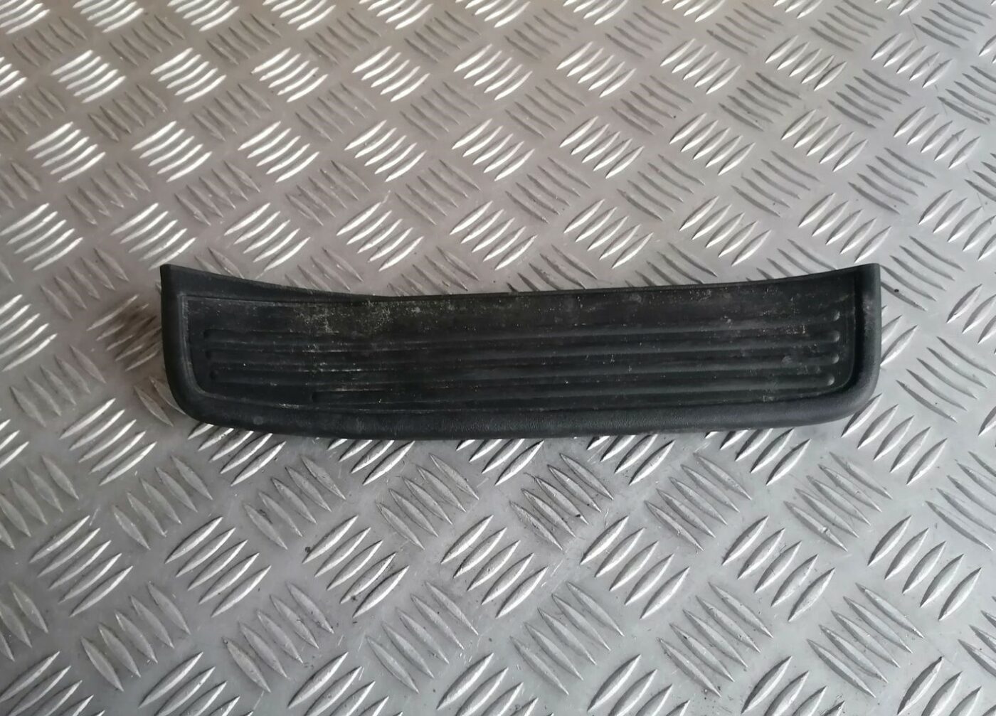 Sliekšņa aizmugurēja laba uzlika (salonā) priekš HONDA ACCORD 2008 2 Sliekšņa aizmugurēja laba uzlika (salonā) priekš HONDA ACCORD 2008