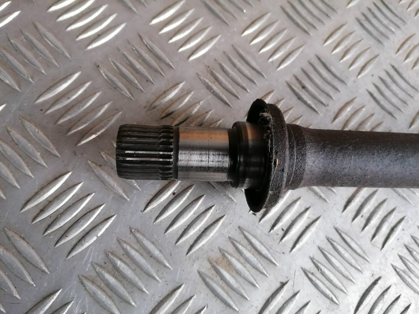 Pusass priekšēja labā priekš HONDA ACCORD 2008 2 Pusass priekšēja labā priekš HONDA ACCORD 2008