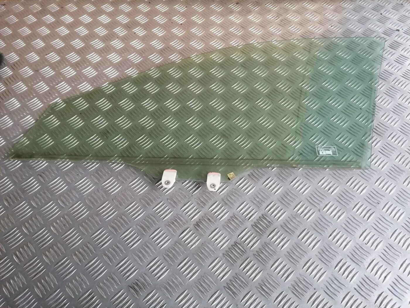 Priekšējo kreiso durvju stikls priekš HONDA ACCORD 2008 1 Priekšējo kreiso durvju stikls priekš HONDA ACCORD 2008