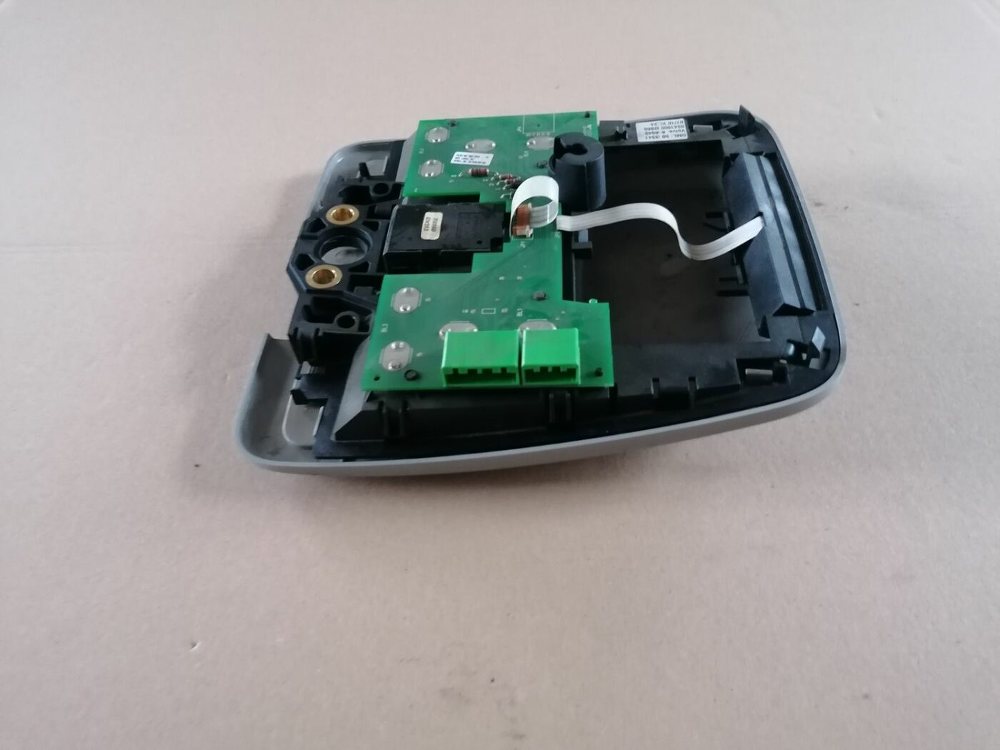 Salona apgaismojuma panelis priekš VOLVO S60 2004 6 Salona apgaismojuma panelis priekš VOLVO S60 2004