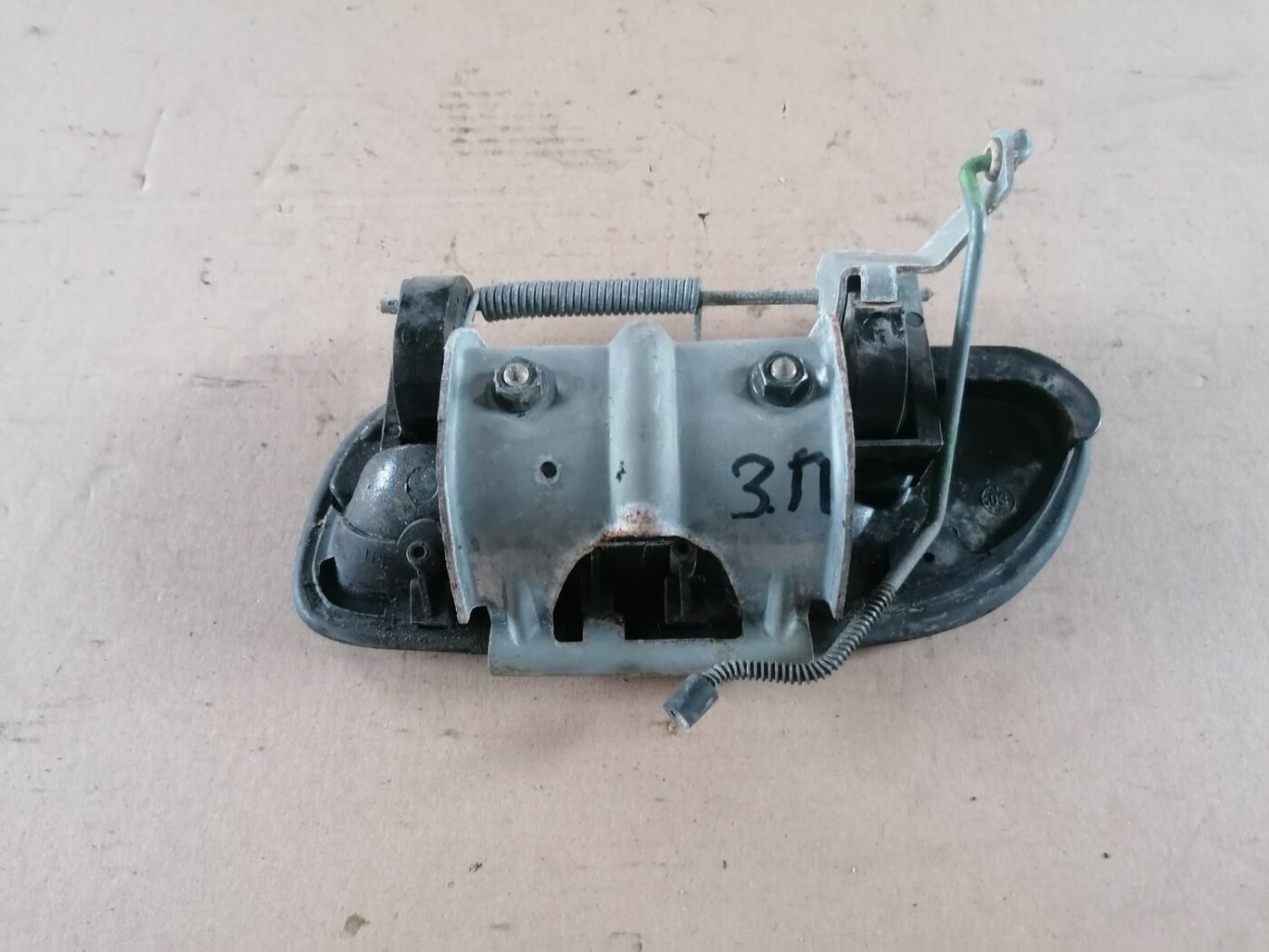 Aizmugurējāis labais durvju rokturis priekš VOLVO S60 2004 4 Aizmugurējāis labais durvju rokturis priekš VOLVO S60 2004