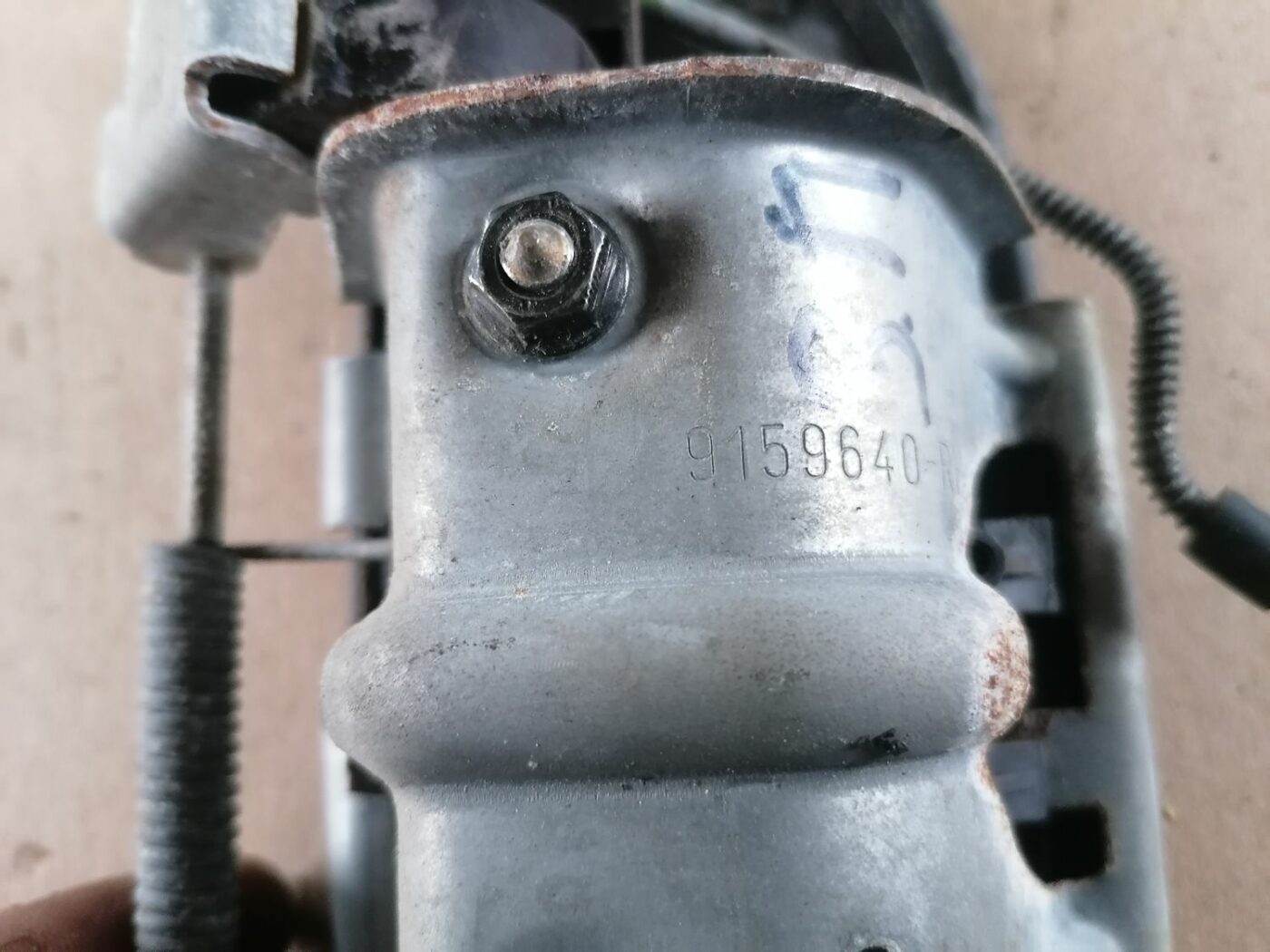 Aizmugurējāis labais durvju rokturis priekš VOLVO S60 2004 3 Aizmugurējāis labais durvju rokturis priekš VOLVO S60 2004