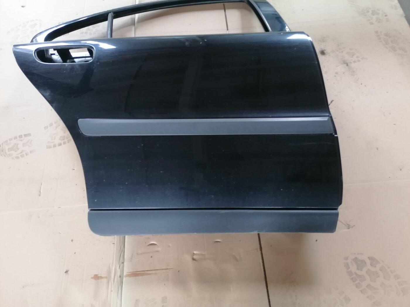 Aizmugurējās labās durvis priekš VOLVO S60 2004 2 Aizmugurējās labās durvis priekš VOLVO S60 2004