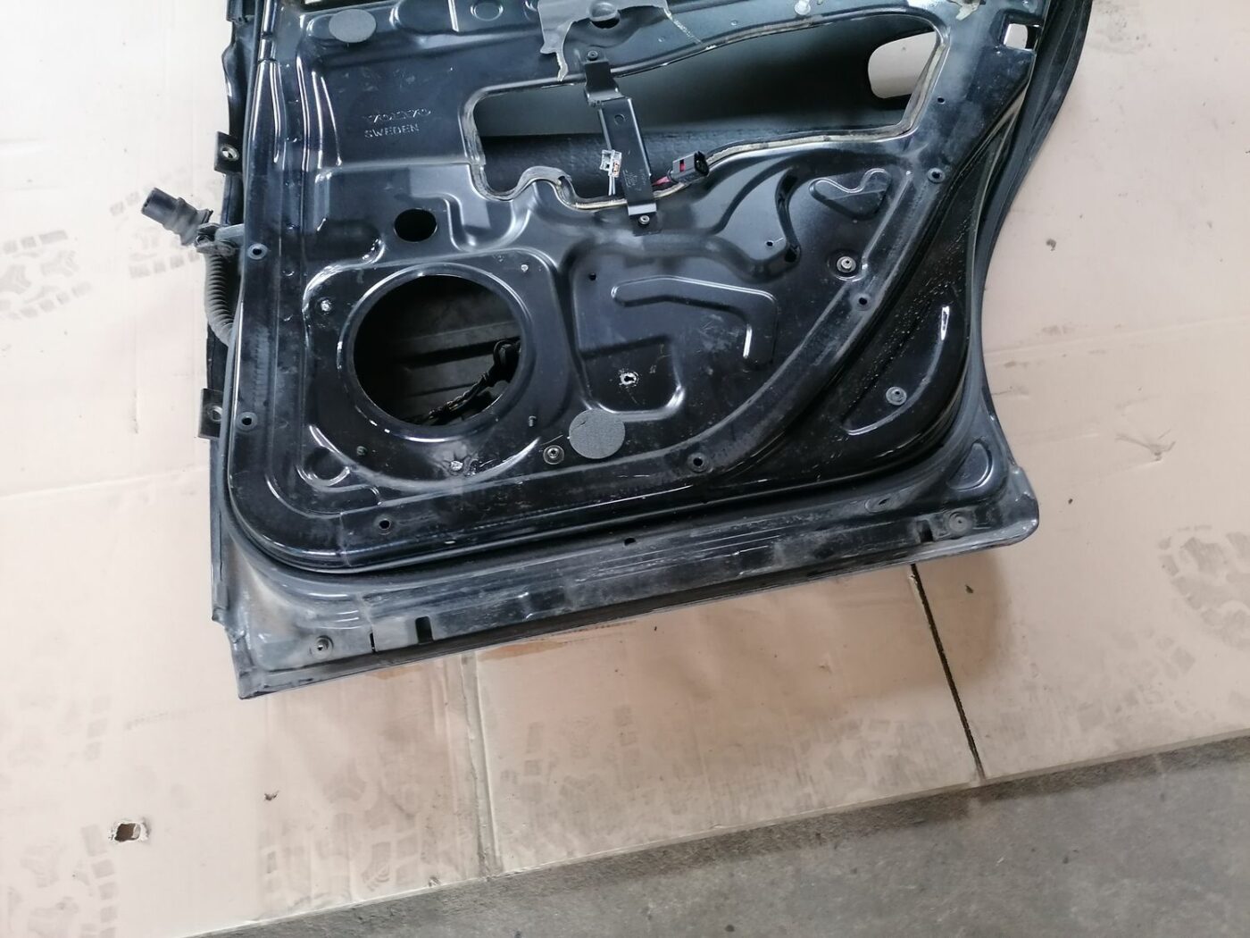 Aizmugurējās labās durvis priekš VOLVO S60 2004 4 Aizmugurējās labās durvis priekš VOLVO S60 2004