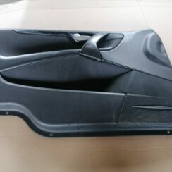 Priekšējo kreiso durvju apdare priekš VOLVO S60 2004