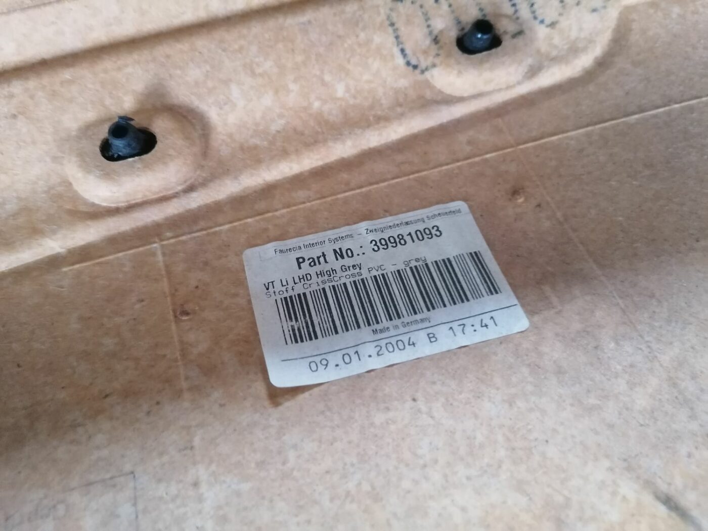 Priekšējo kreiso durvju apdare priekš VOLVO S60 2004 3 Priekšējo kreiso durvju apdare priekš VOLVO S60 2004