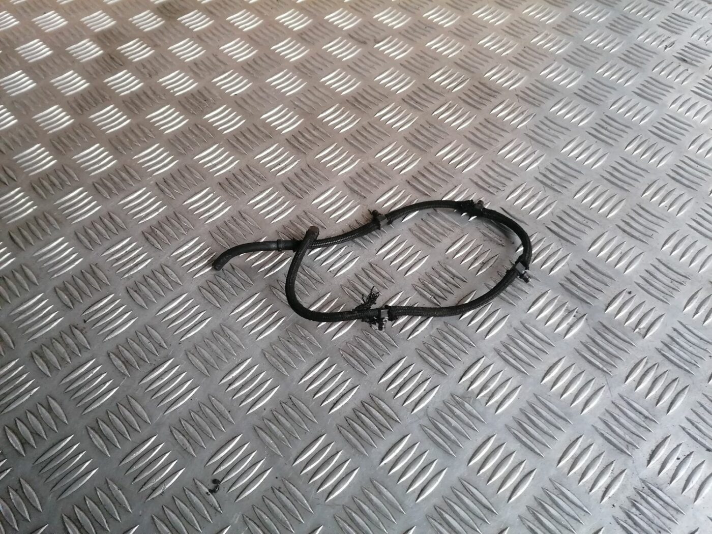 Degvielas atgriešanas caurule priekš VOLVO S60 2004 1 Degvielas atgriešanas caurule priekš VOLVO S60 2004