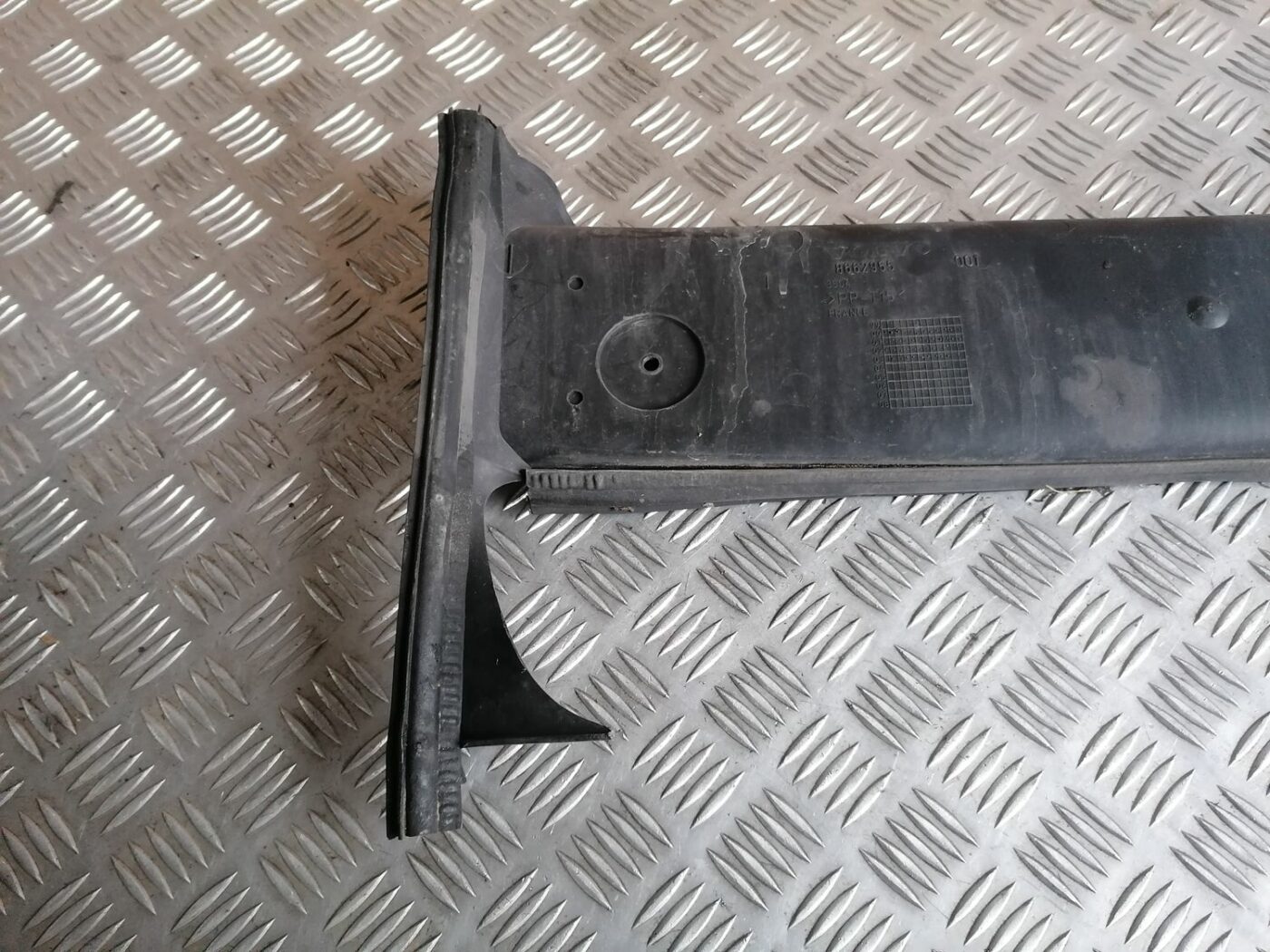 Ieplūdes gaisa deflektors/Difuzors priekš VOLVO S60 2004 5 Ieplūdes gaisa deflektors/Difuzors priekš VOLVO S60 2004