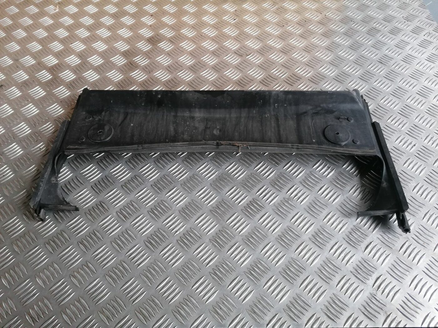 Ieplūdes gaisa deflektors/Difuzors priekš VOLVO S60 2004 3 Ieplūdes gaisa deflektors/Difuzors priekš VOLVO S60 2004