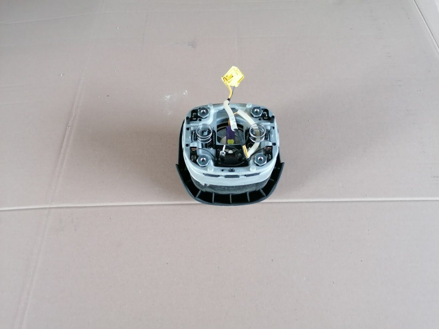 Stūres drošības spilvens priekš SKODA YETI 2012 7 Stūres drošības spilvens priekš SKODA YETI 2012