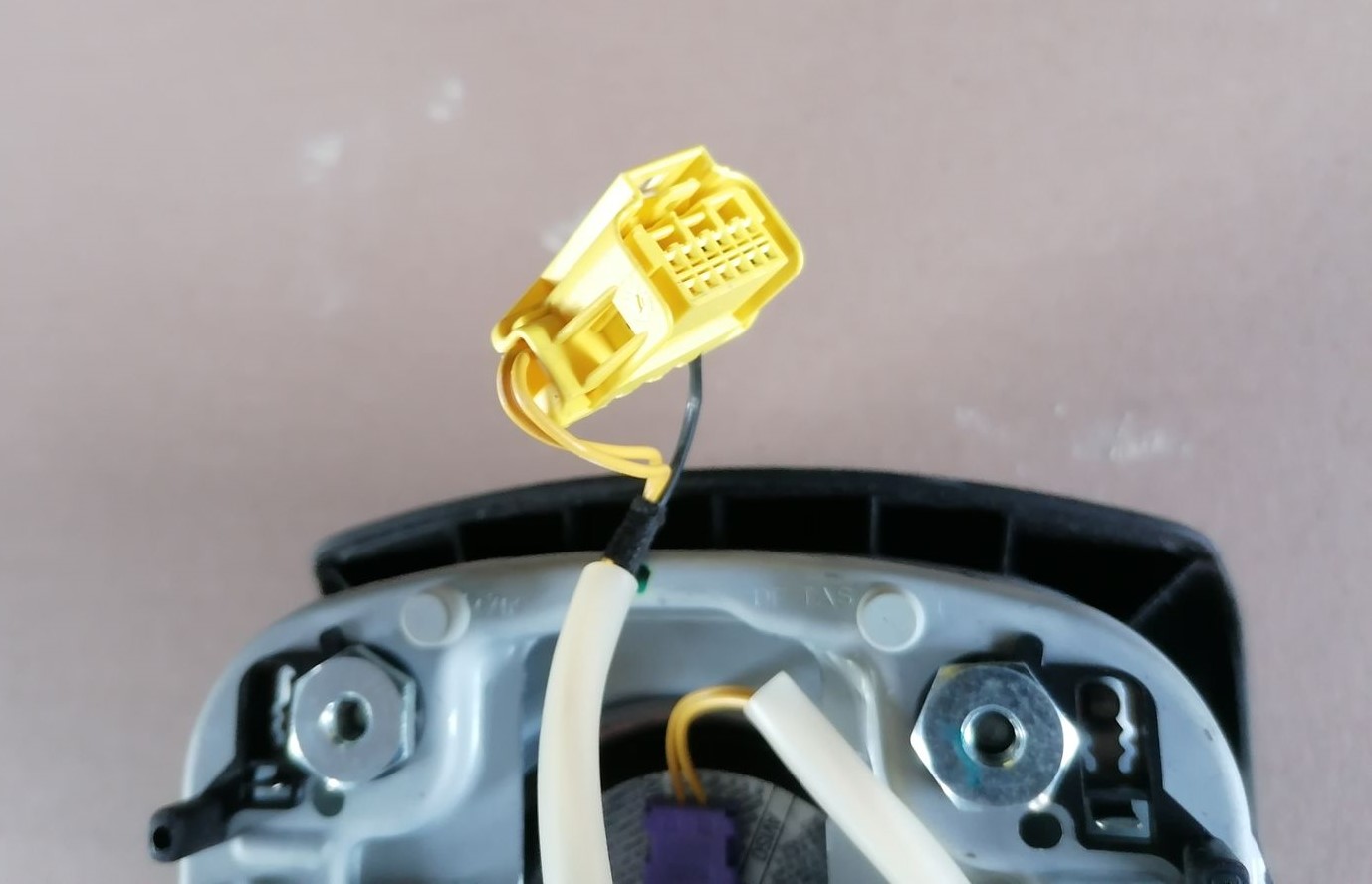 Stūres drošības spilvens priekš SKODA YETI 2012 5 Stūres drošības spilvens priekš SKODA YETI 2012