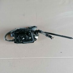 Priekšējo labo durvju slēdzene priekš SKODA YETI 2012